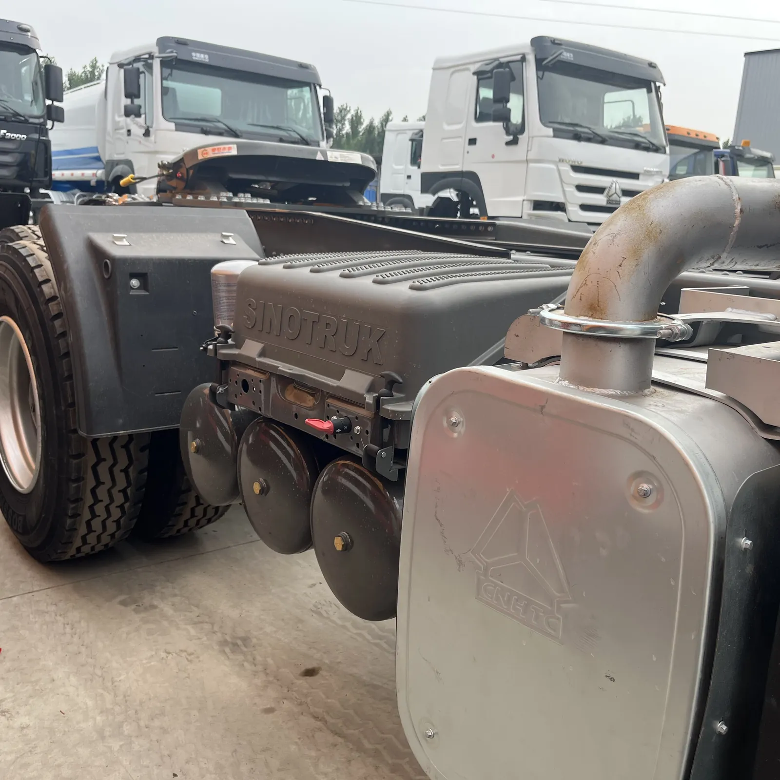 Used HOWO NX 6x4 tractor truck, exterior view