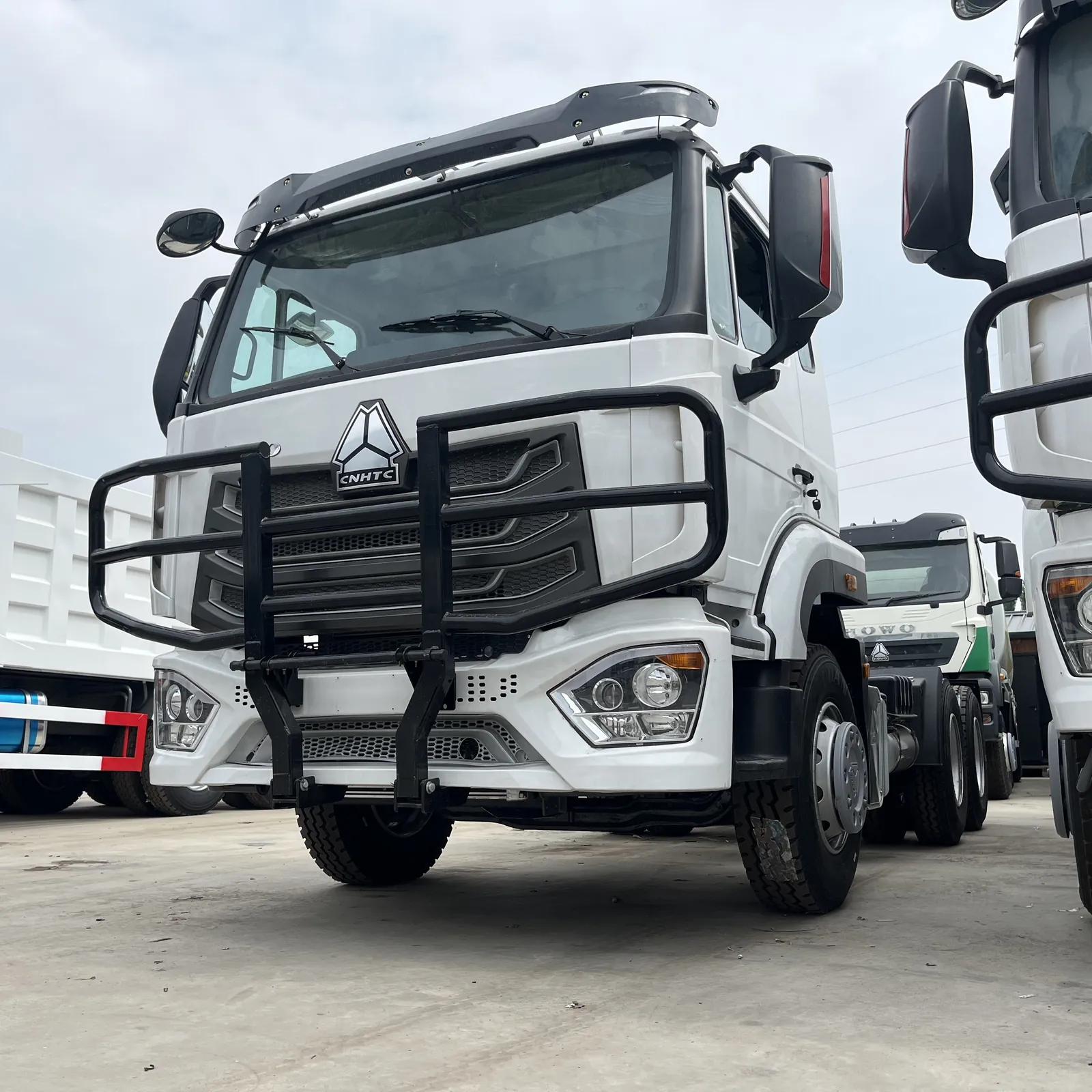 Used HOWO NX 6x4 tractor truck, front-left