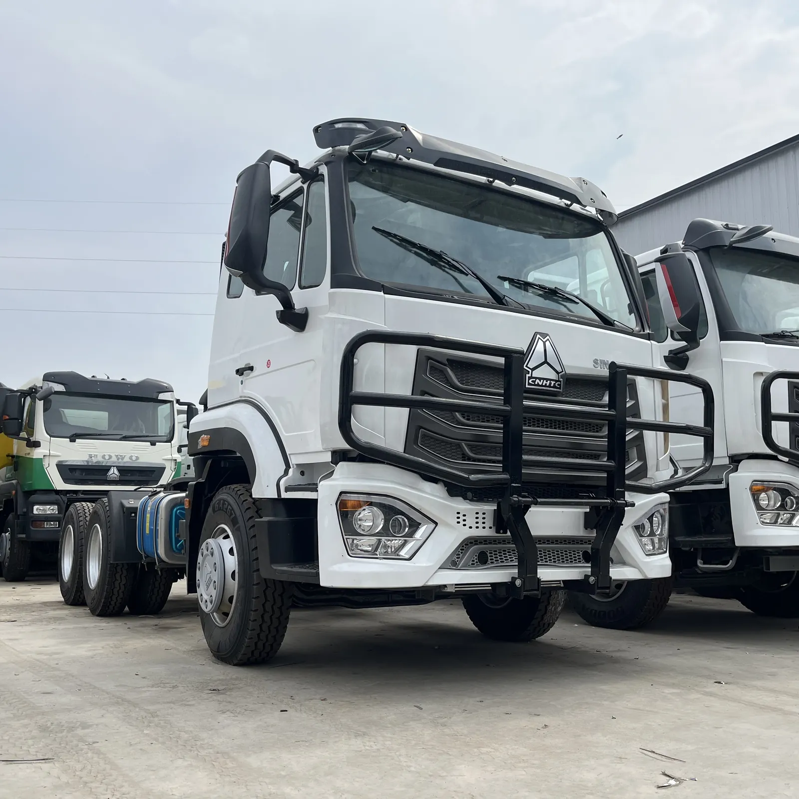Used HOWO NX 6x4 tractor truck, front-right
