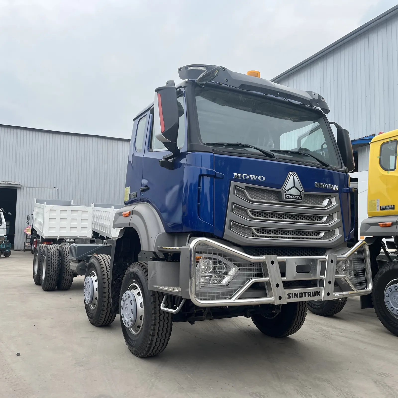 Used HOWO NX 8x4 chassis, front-right