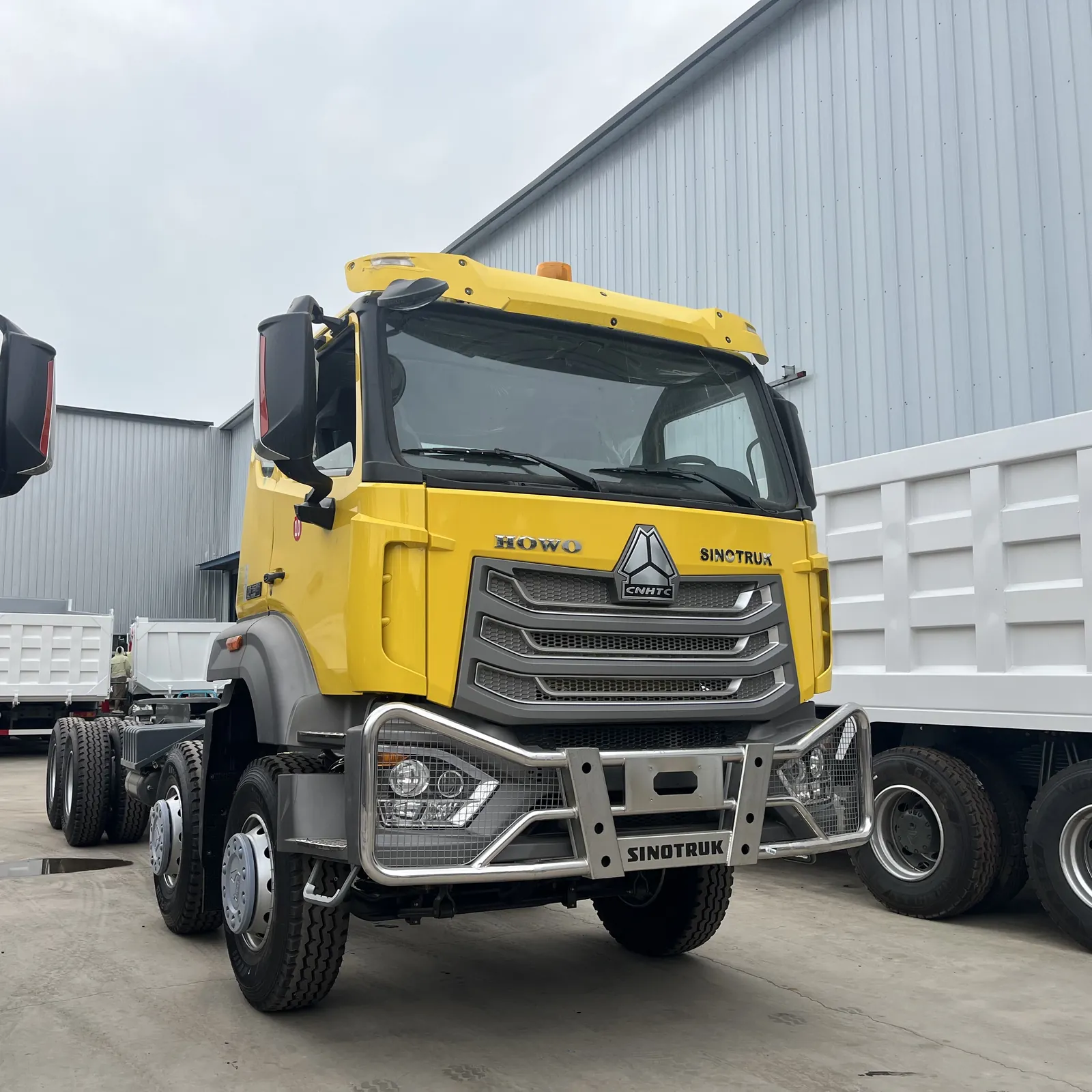 Used HOWO NX 8x4 chassis, front-right