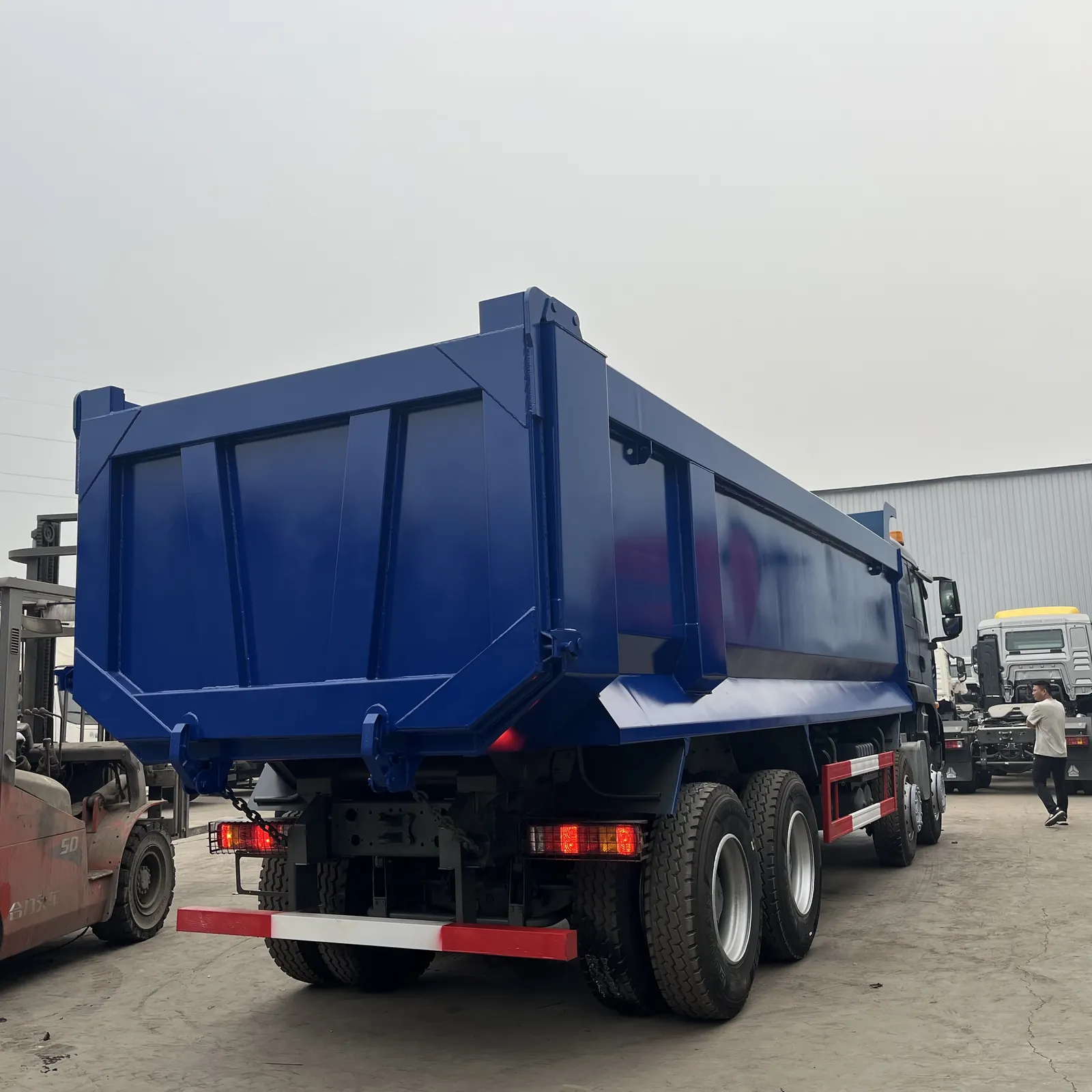 Used HOWO TX 8x4 dump truck, rear-right