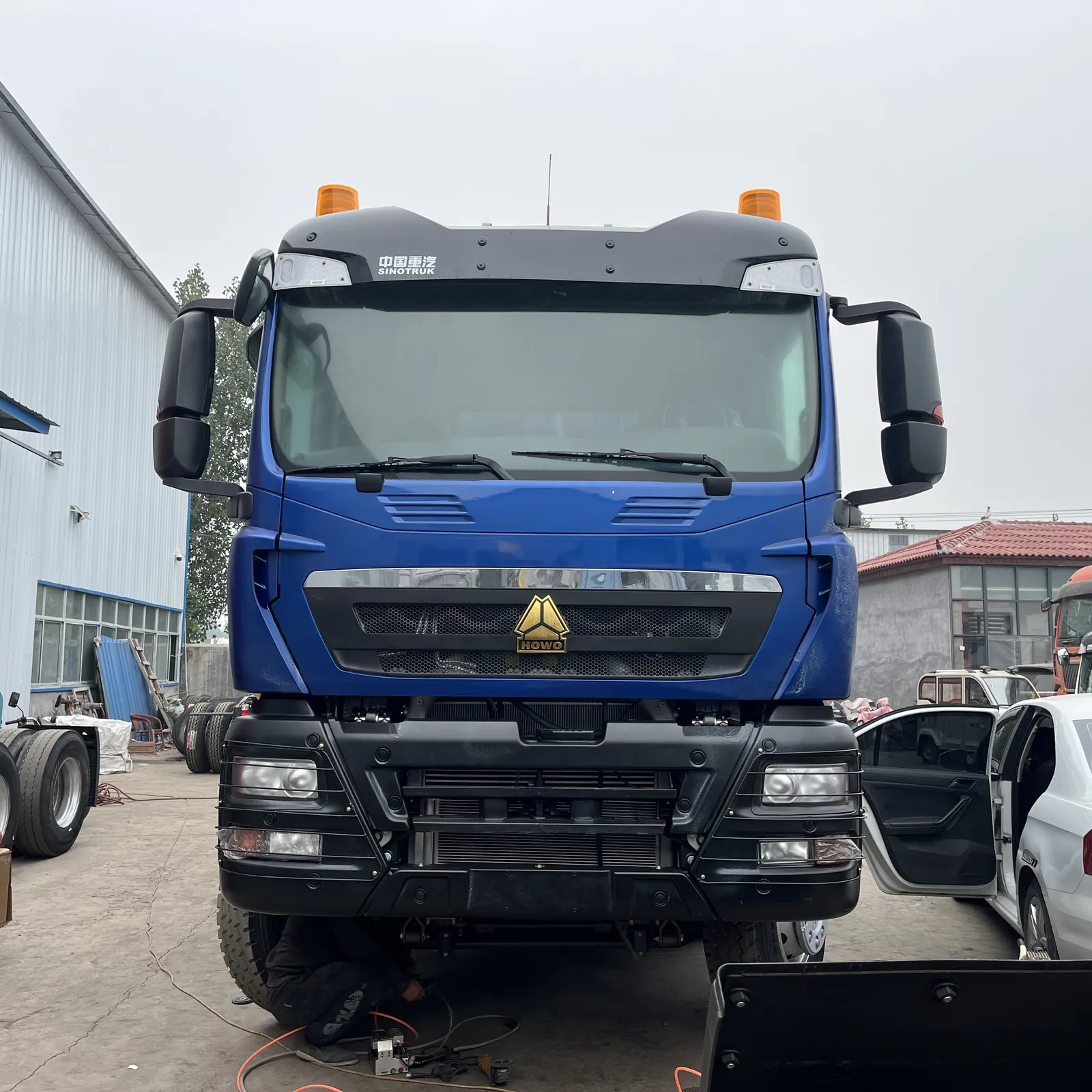 Used HOWO TX 8x4 dump truck, exterior view