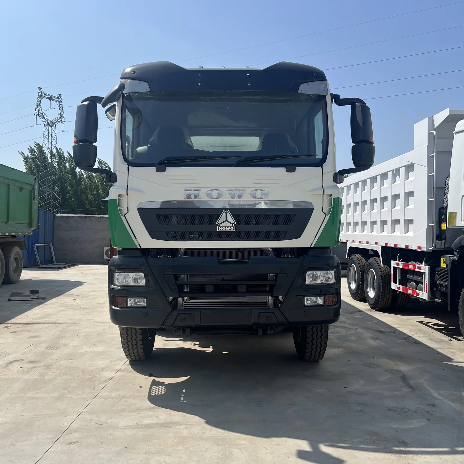 Used HOWO TX 8x4 tanker truck, front