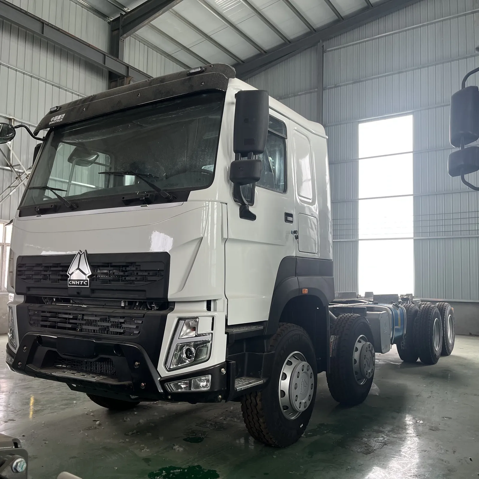 Used HOWO V7 8x4 chassis, front-left