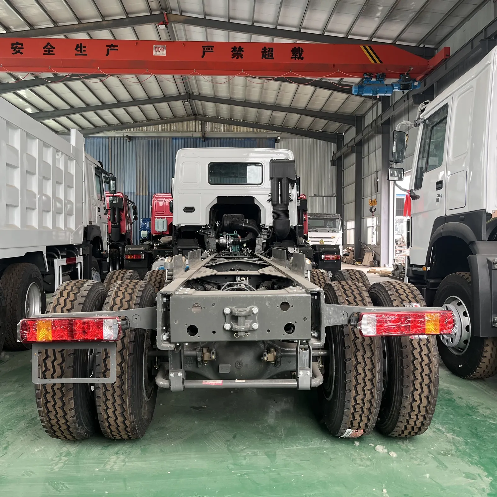 Used HOWO V7 8x4 chassis, rear