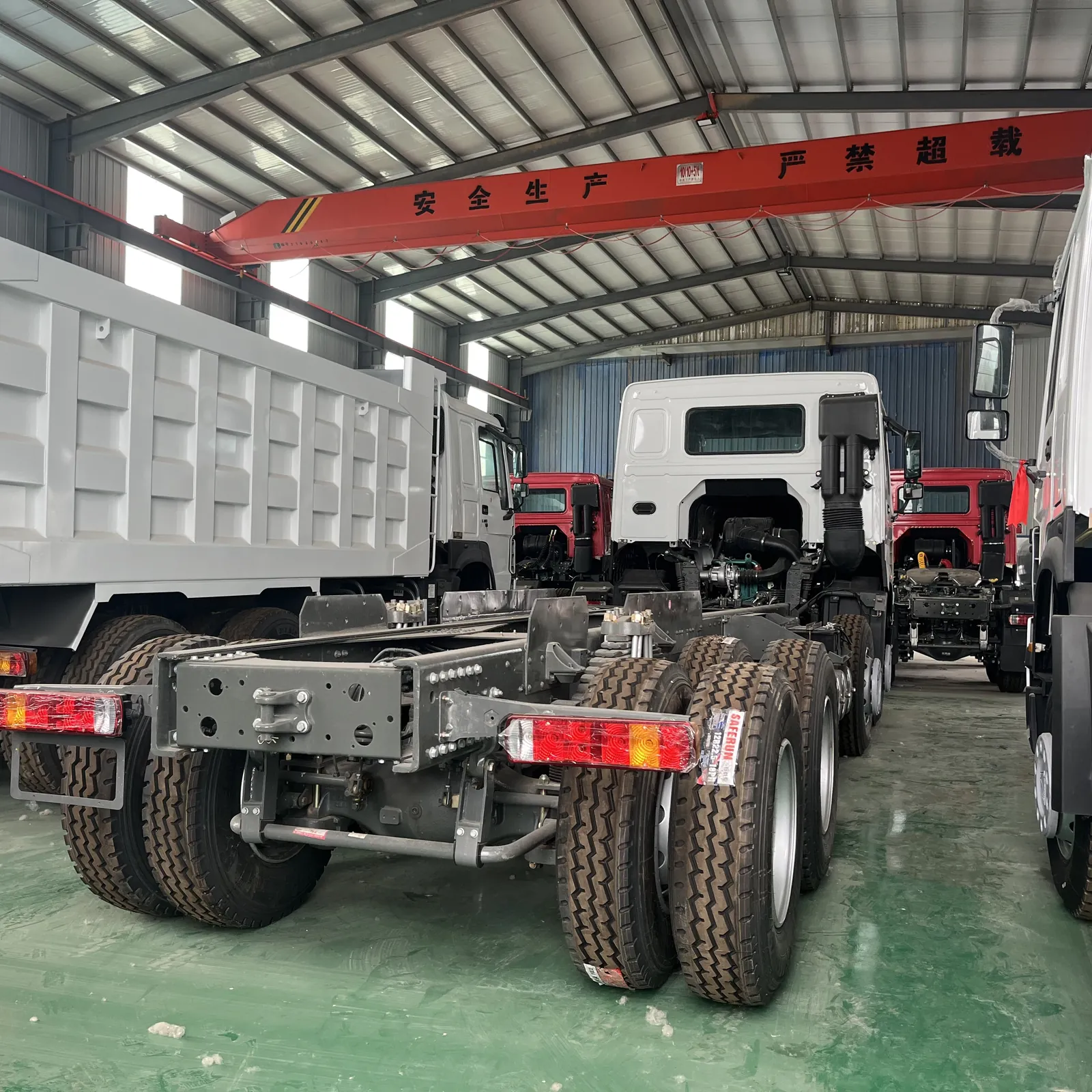 Used HOWO V7 8x4 chassis, rear-right