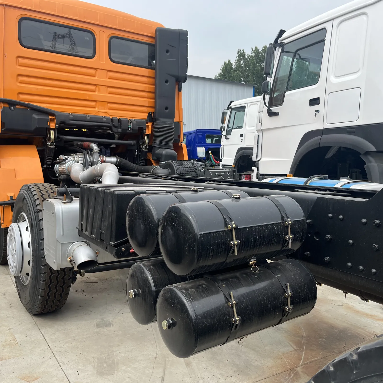 Used Shacman F3000 8x4 chassis, engine or chassis