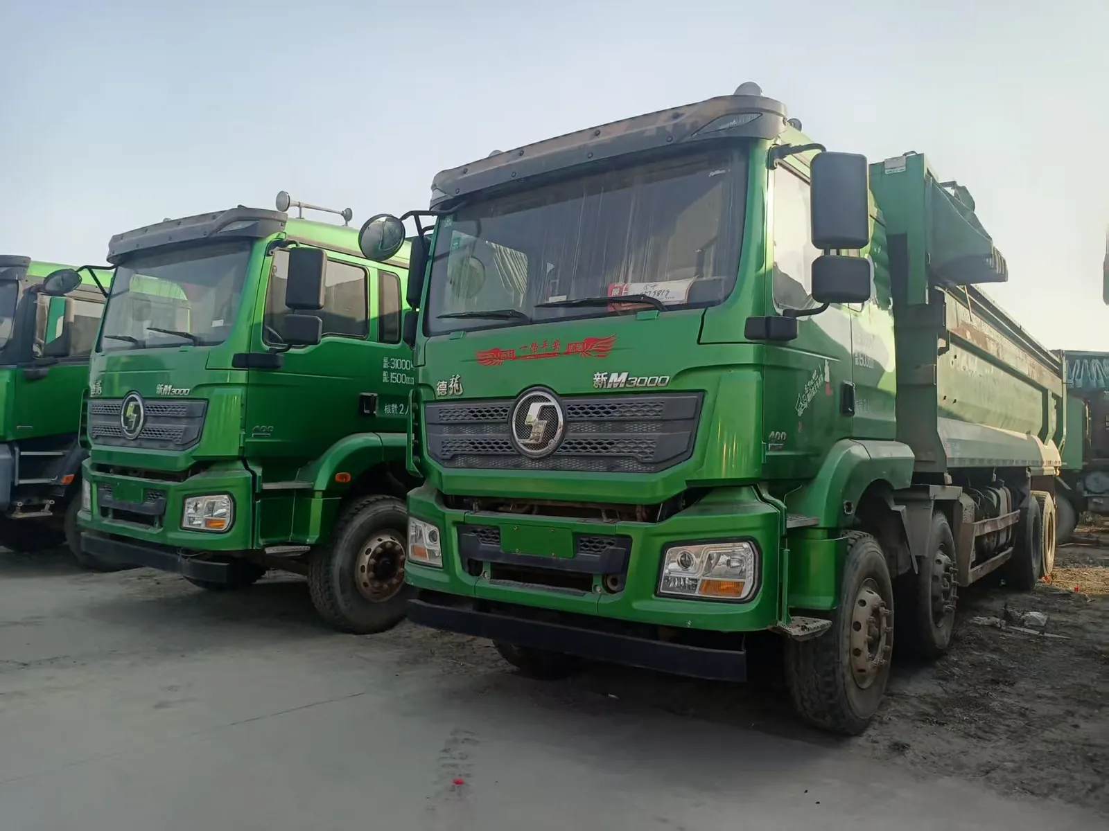 Used Shacman M3000 8x4 dump truck, exterior view