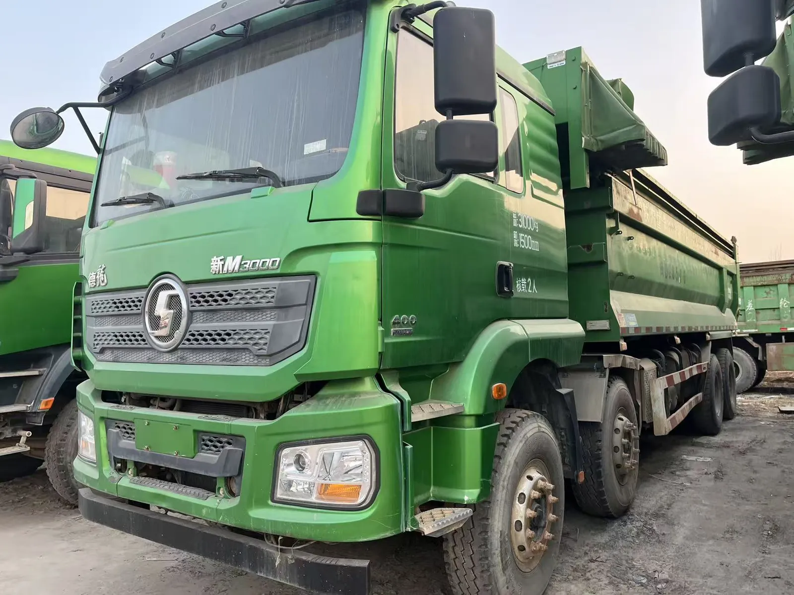 Used Shacman M3000 8x4 dump truck, exterior view