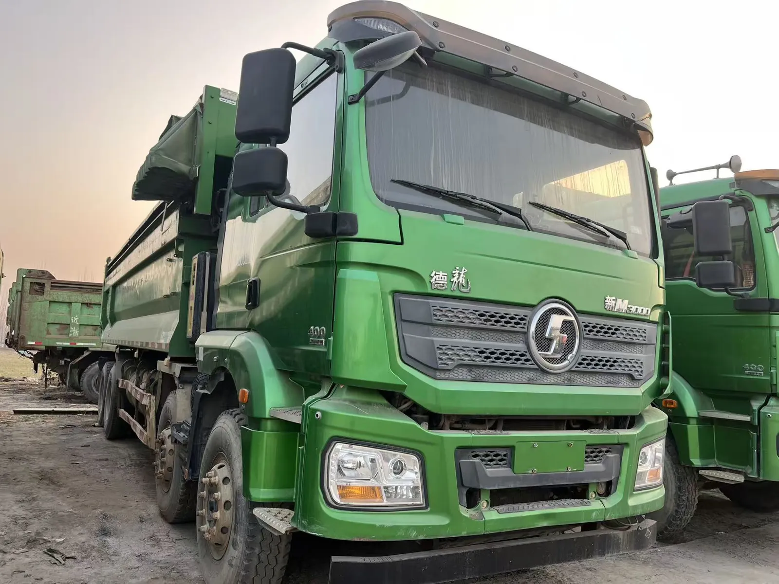 Used Shacman M3000 8x4 dump truck, exterior view